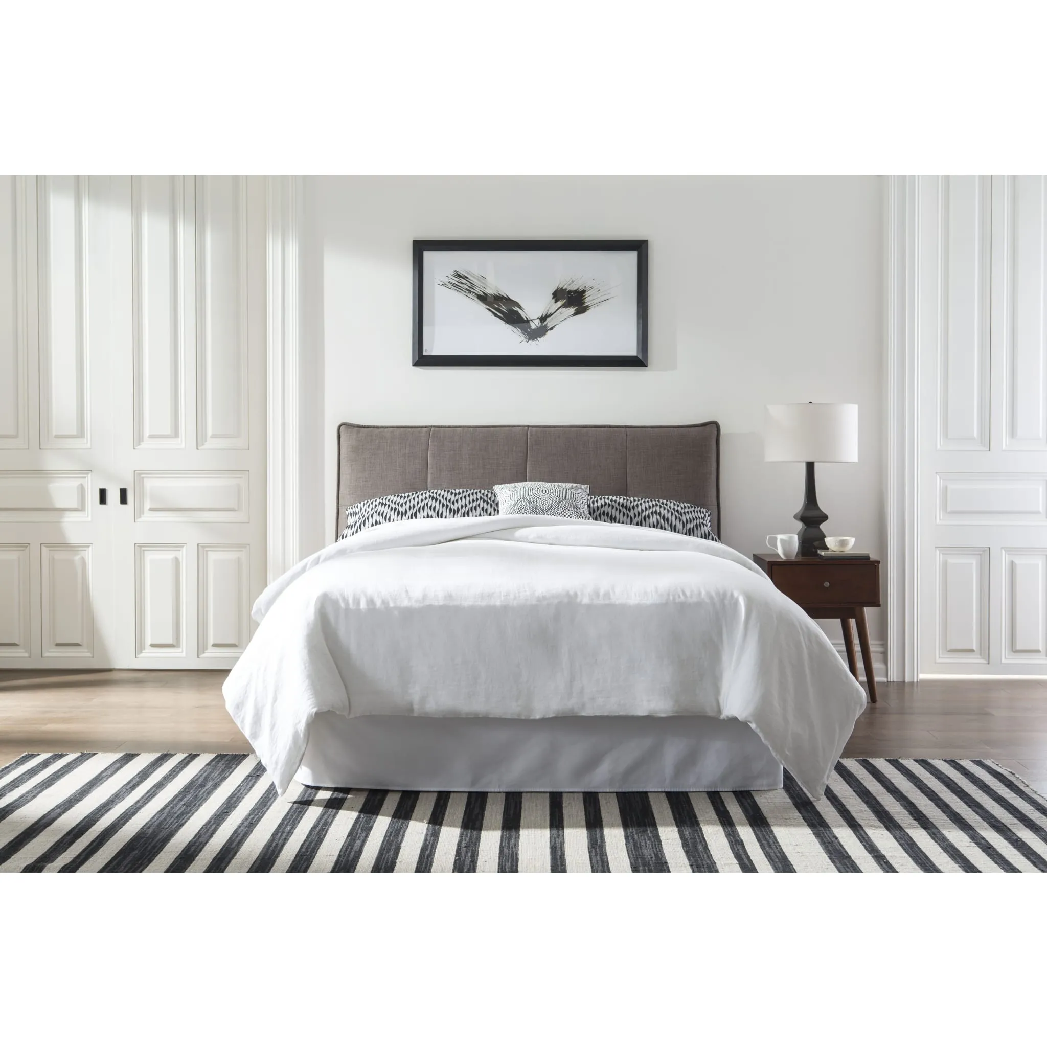 Adona Upholstered Platform Bed in Dolphin Linen Modus