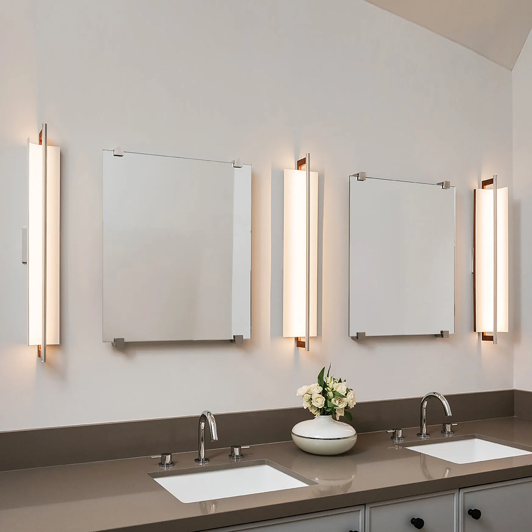 Allavo Small LED Wall Sconce