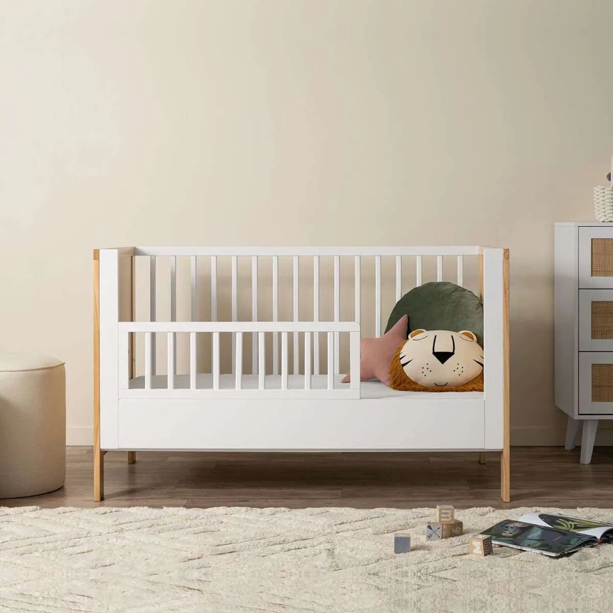 Aspiring White/Natural 3-in-1 Cot White Conversion Bundle Mocka