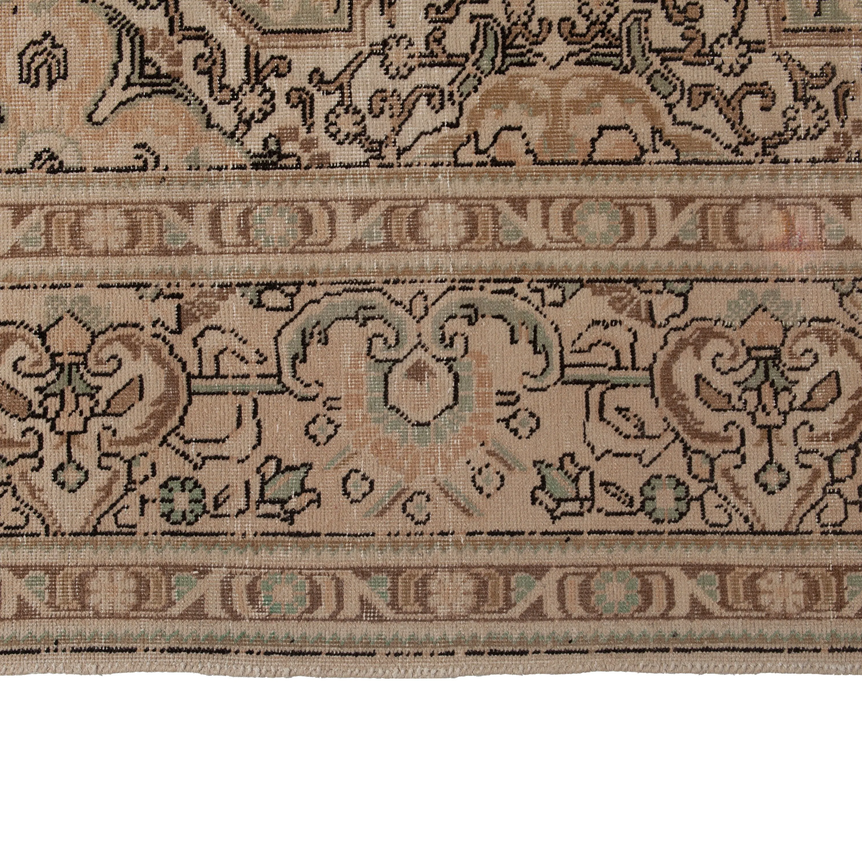 Beige Traditional Wool Rug - 9'9" x 12'1"
