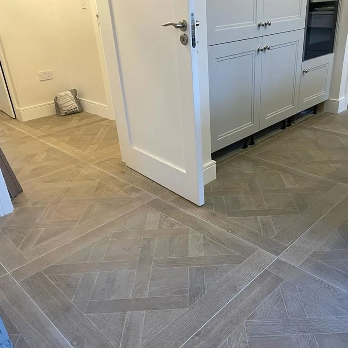 Bjrn Mocha Oak Wood Effect Porcelain Tile 90x90cm Matt