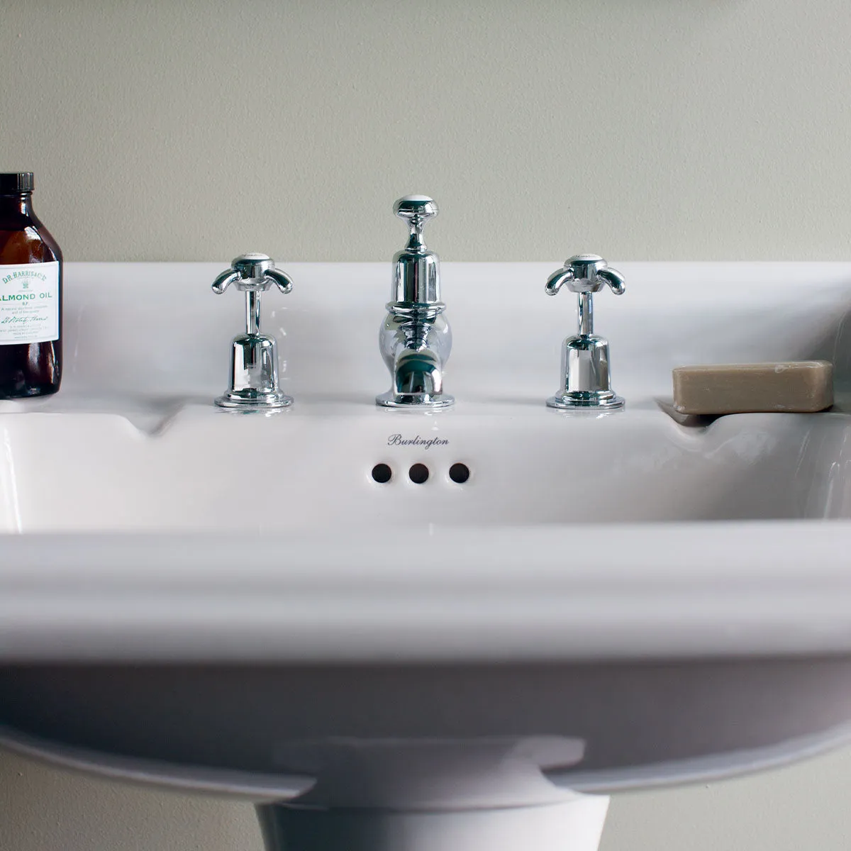 Burlington Classic 650 Rectangular Basin With Standard Pedestal