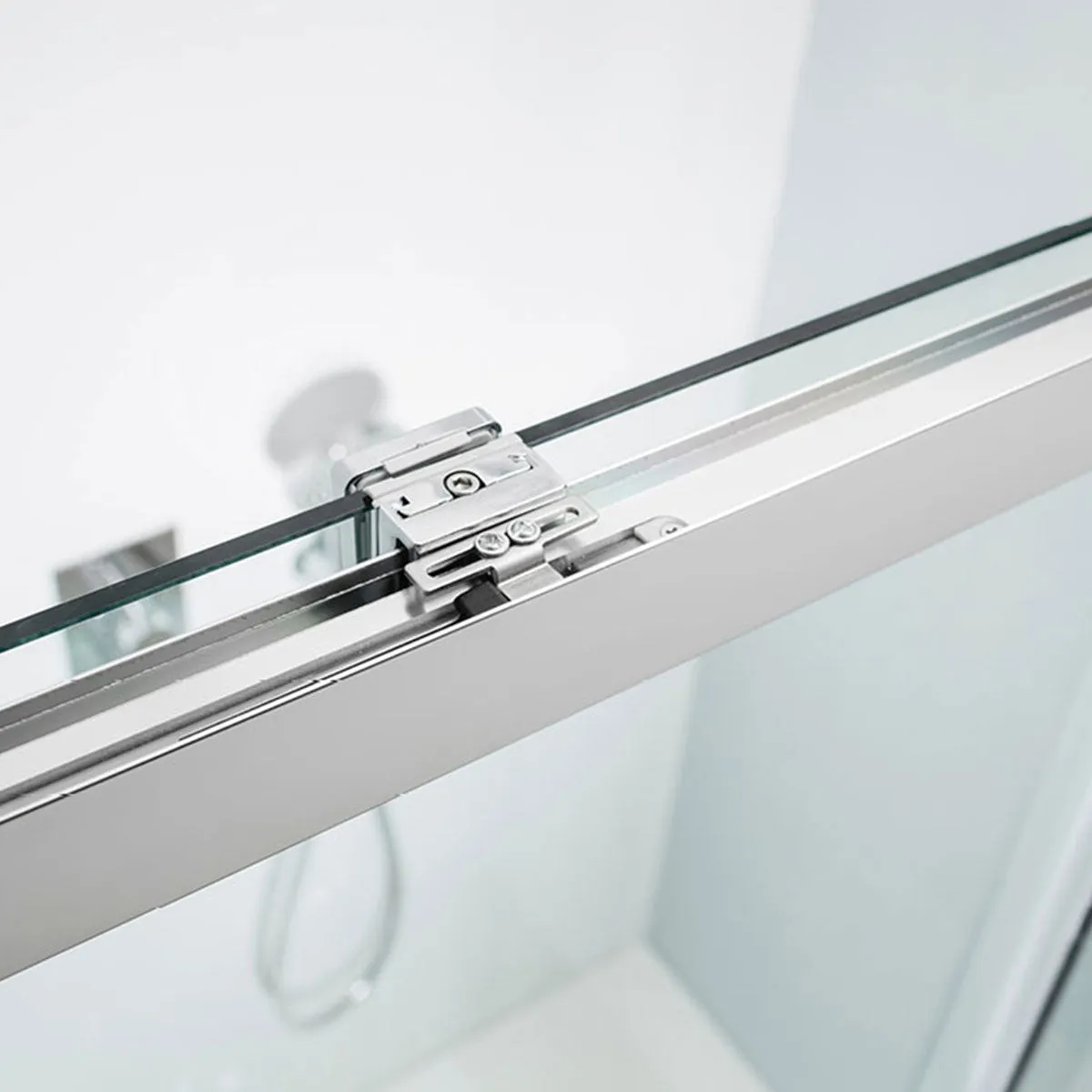 Crosswater DESIGN 8 Single Sliding Shower Door With Soft Close & Optional Side Panel - Silver