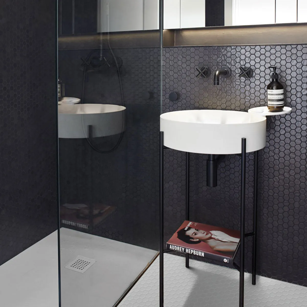 Deluxe Flower Black Hexagon Mosaic Porcelain Tile 30x29cm Matte