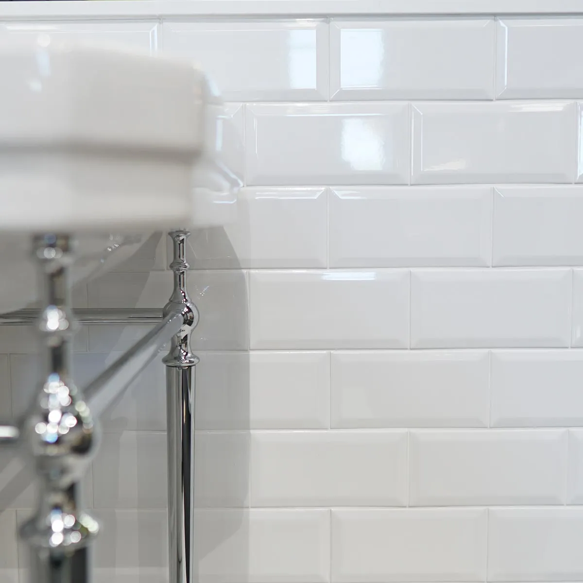 Deluxe Metro Bevelled Edge Wall Tile Gloss 10x20cm