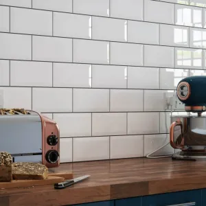 Deluxe Metro Bevelled Edge Wall Tile Gloss 10x20cm
