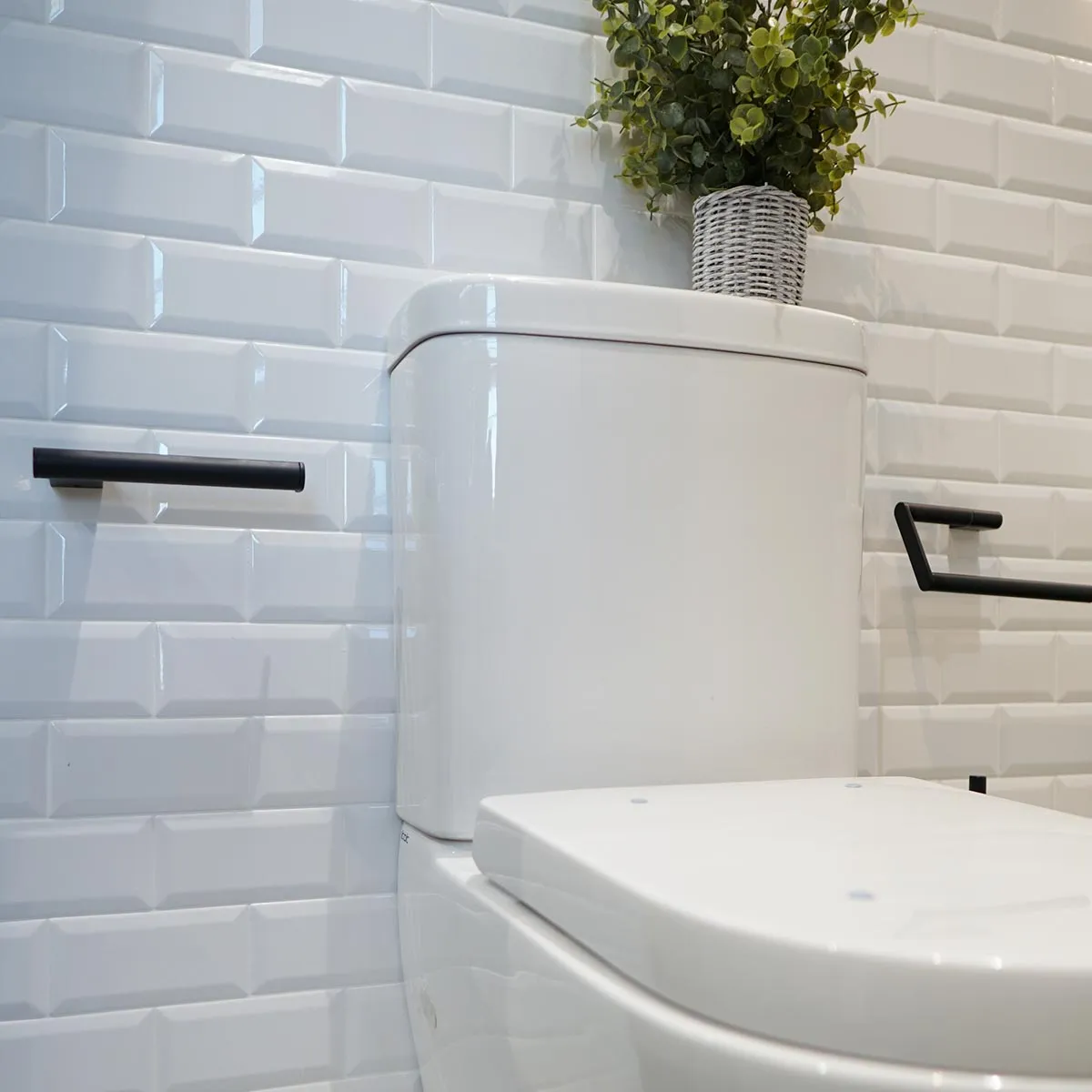 Deluxe Mini Metro Bevelled Edge Wall Tile Gloss 7.5x15cm