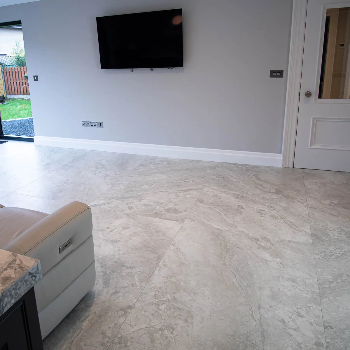Dreamy Cloud 4D Shaped Marble Effect Porcelain Tile 100x100cm Matt