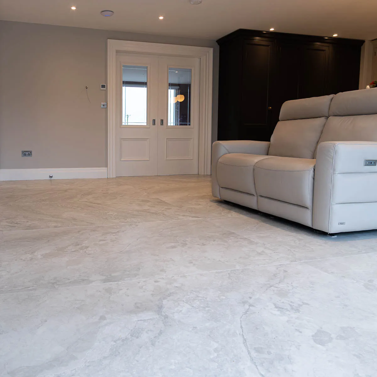 Dreamy Cloud 4D Shaped Marble Effect Porcelain Tile 100x100cm Matt