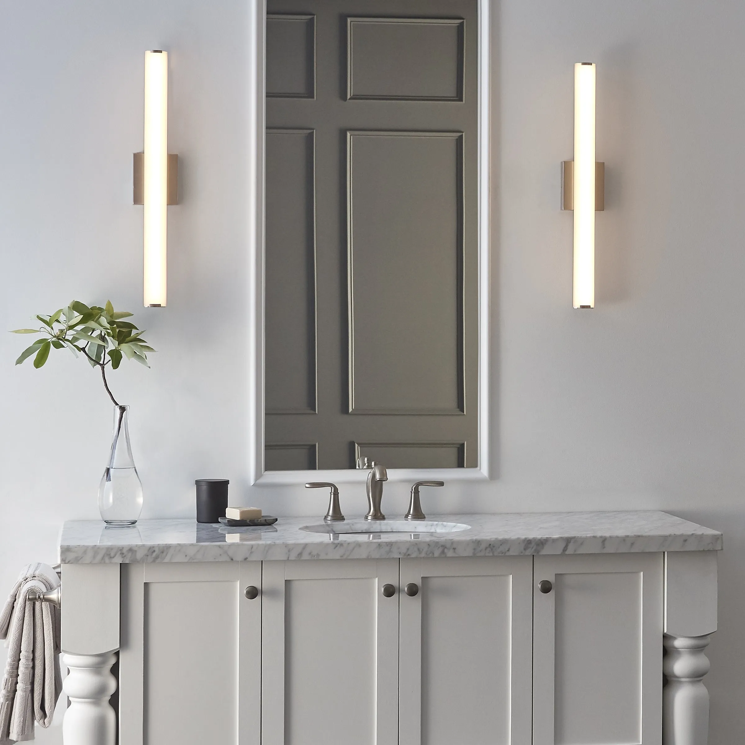Finn Bath Light