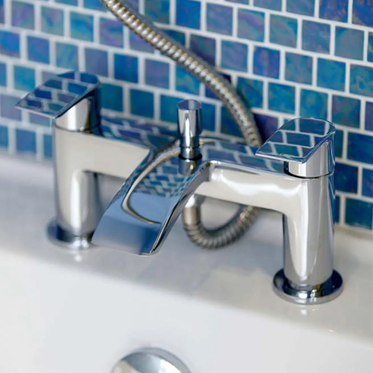 Granlusso Amalfi Bath Shower Mixer With Handset Kit