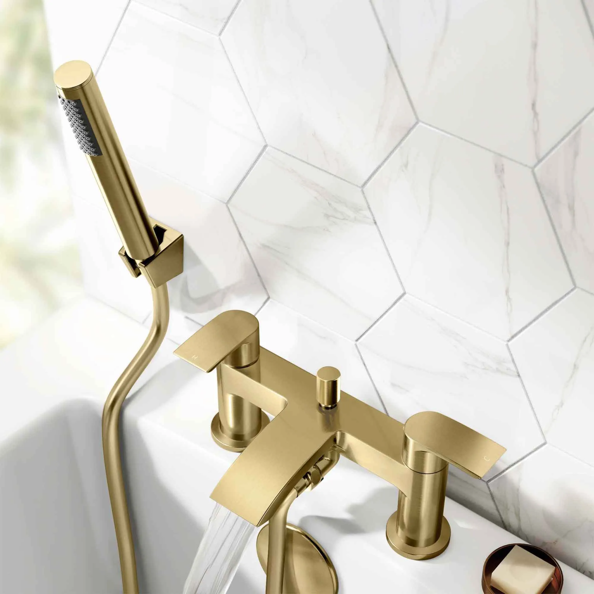 Granlusso Amalfi Bath Shower Mixer With Handset Kit