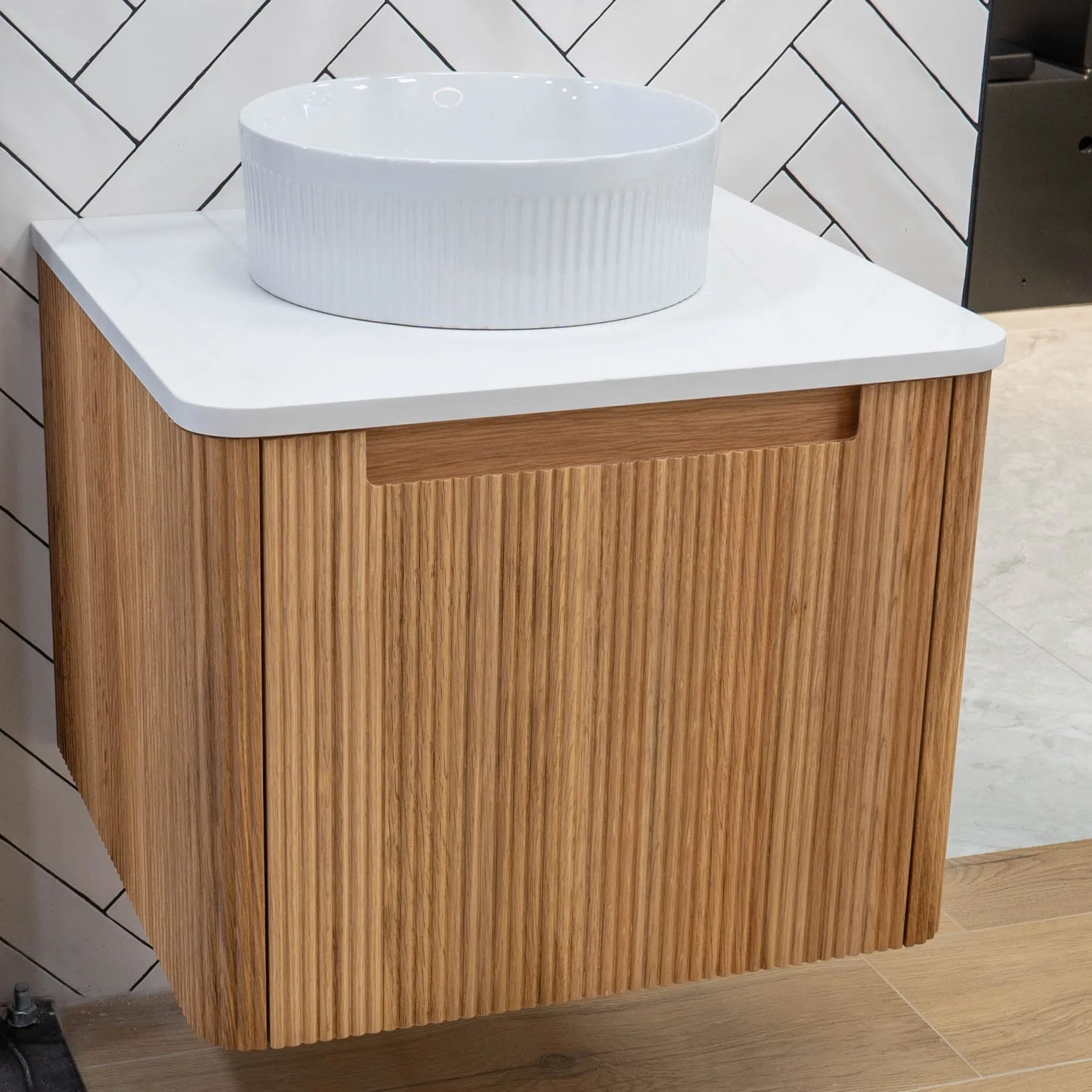 Granlusso Amalfi Oak Fluted Wall Mounted Vanity Unit With Worktop