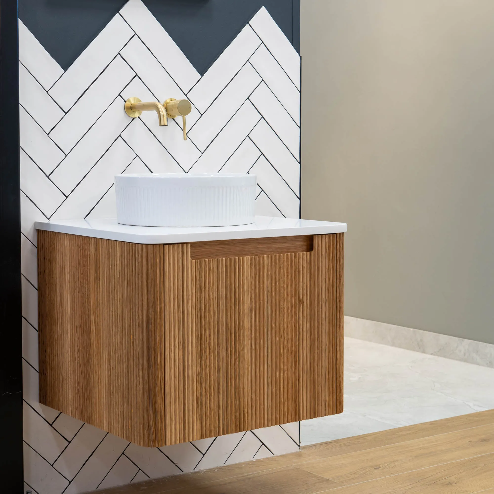 Granlusso Amalfi Oak Fluted Wall Mounted Vanity Unit With Worktop