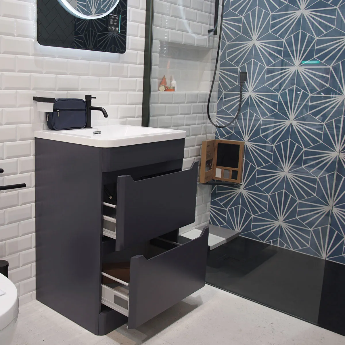 Granlusso Enzo 600 Floorstanding 2-Drawer Vanity Unit with Basin