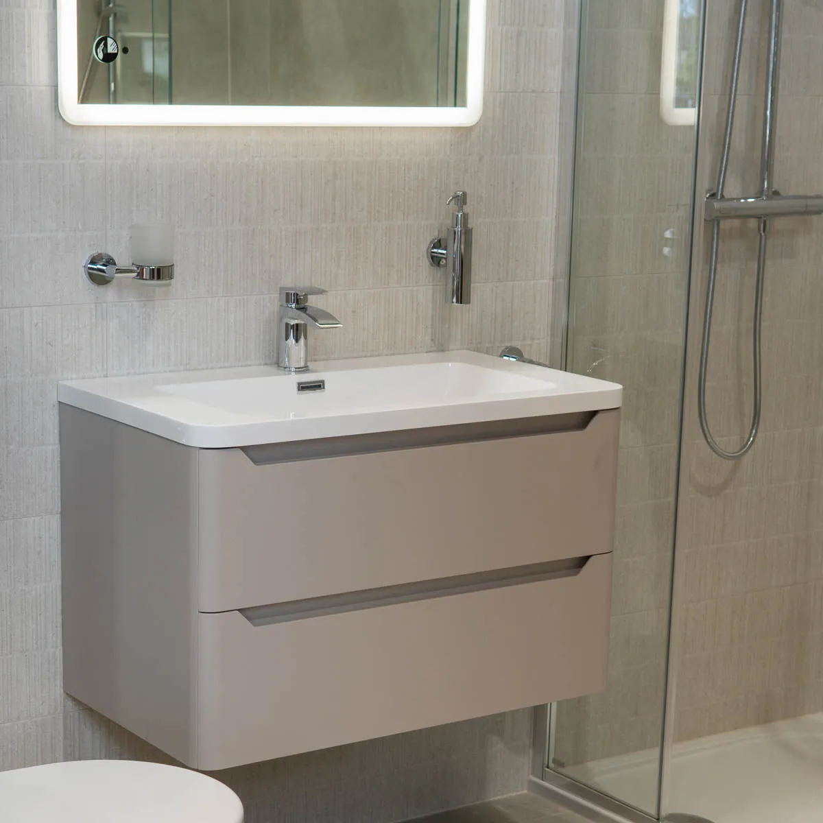 Granlusso Enzo Wall Mounted 2-Drawer Vanity Unit and Basin