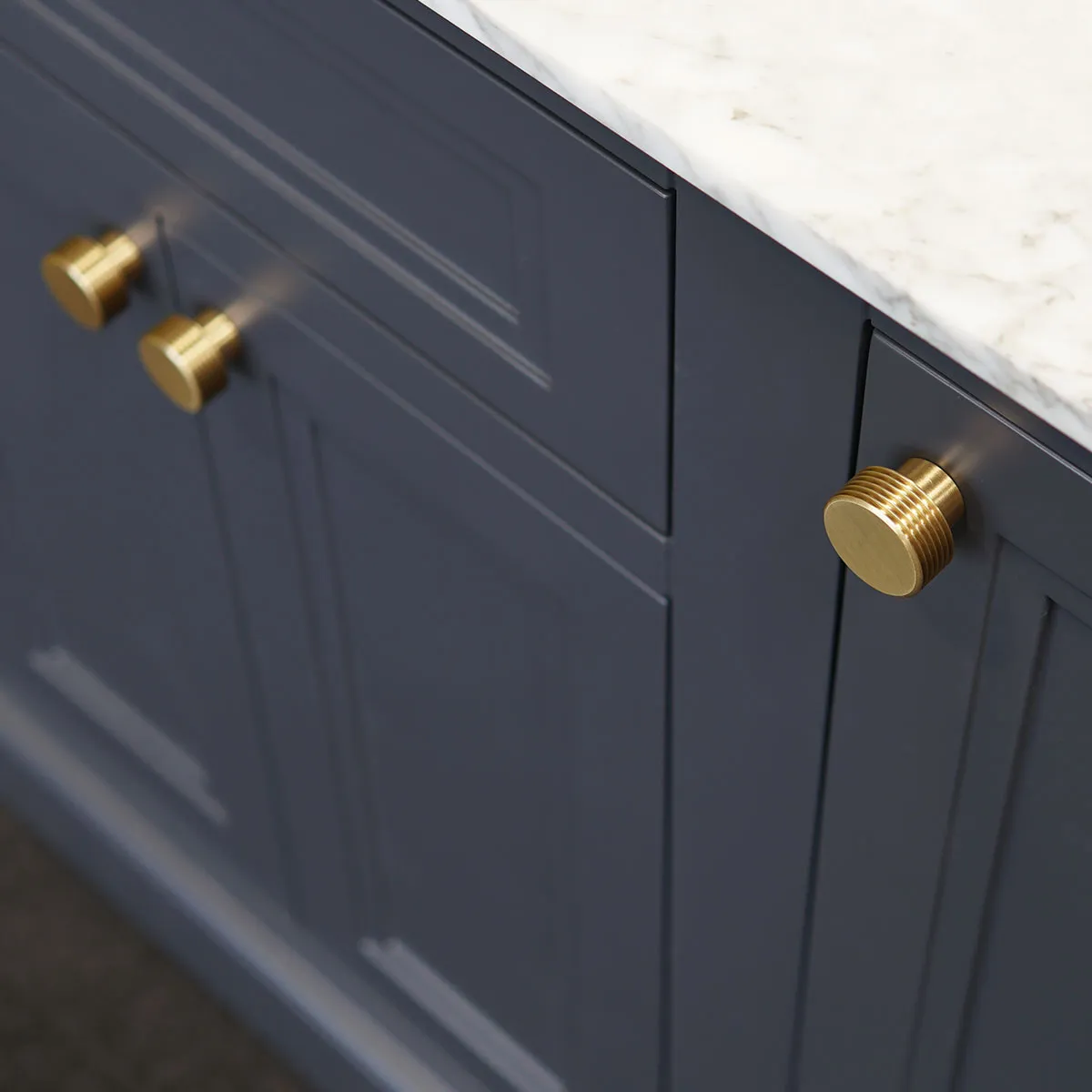 Granlusso Hampton 1200 Floorstanding Curved Vanity Unit With Real Marble Worktop and Basin