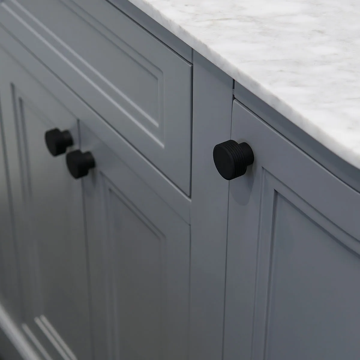 Granlusso Hampton 1200 Floorstanding Curved Vanity Unit With Real Marble Worktop and Basin