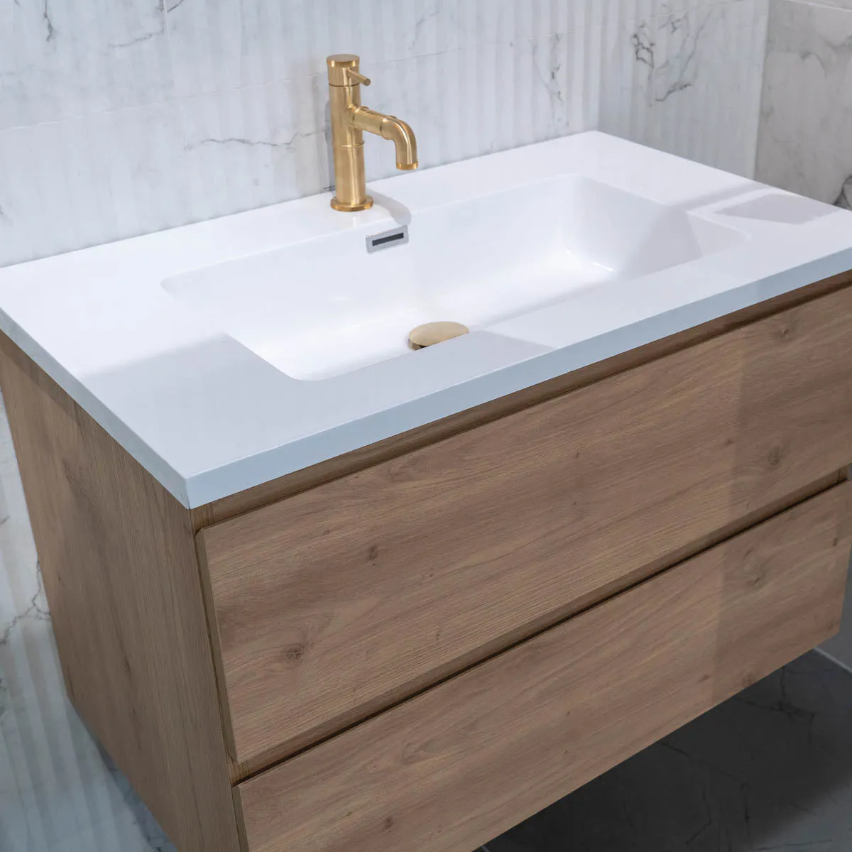 Granlusso Rocco Oak Wall Mounted Vanity Unit With Gloss White Washbasin