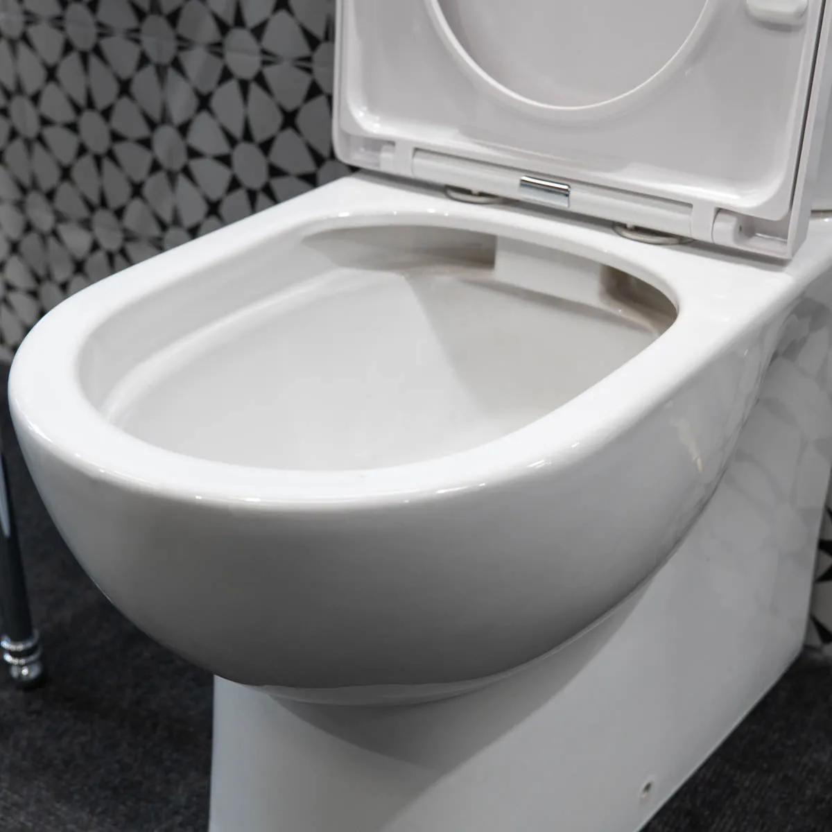 Granlusso Serenity Rimless Comfort Height Close Coupled Toilet with Soft Close Quick Release Seat