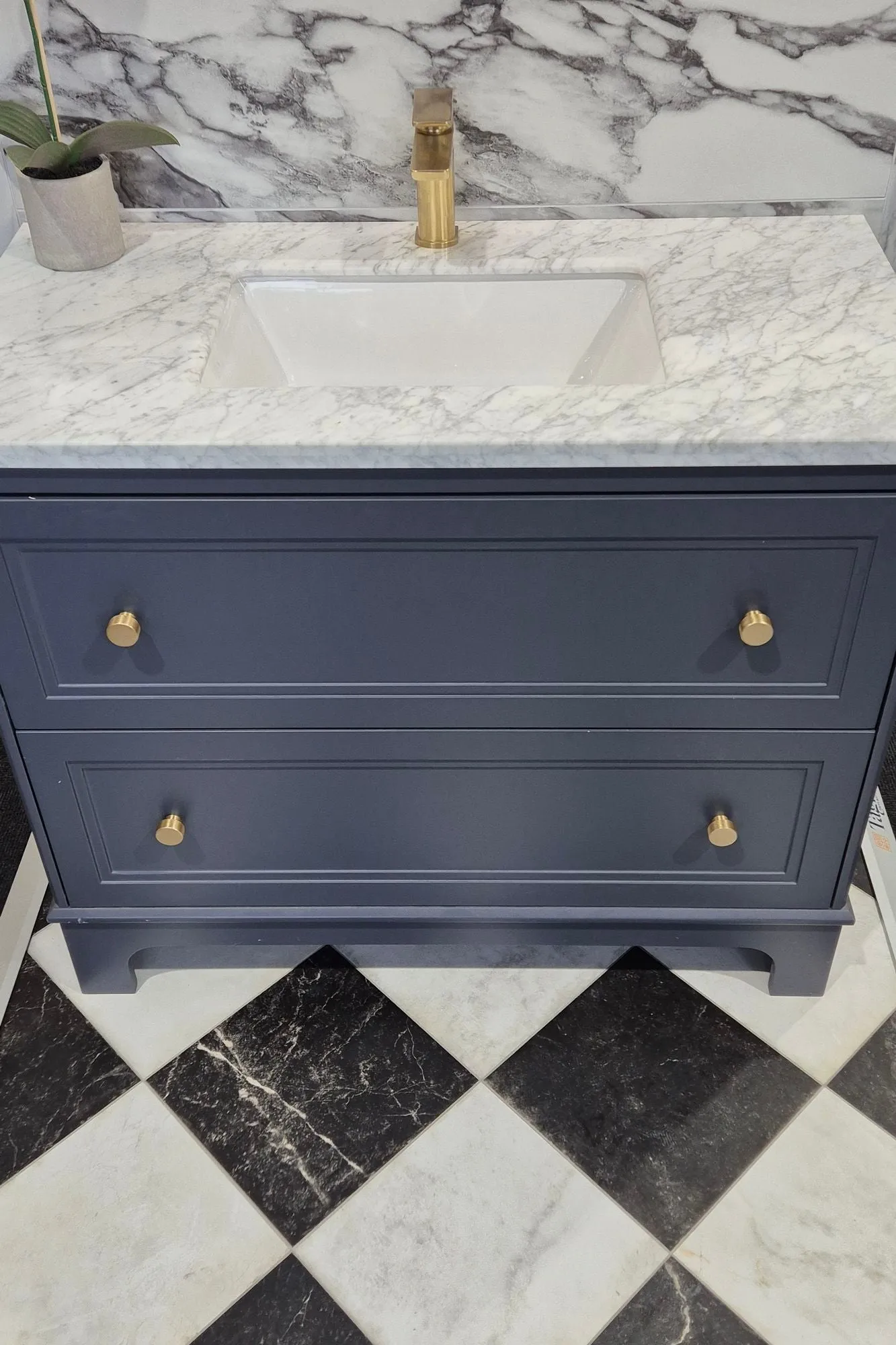 Granlusso Shelbourne Floorstanding Vanity Unit with Real Marble Worktop and Basin