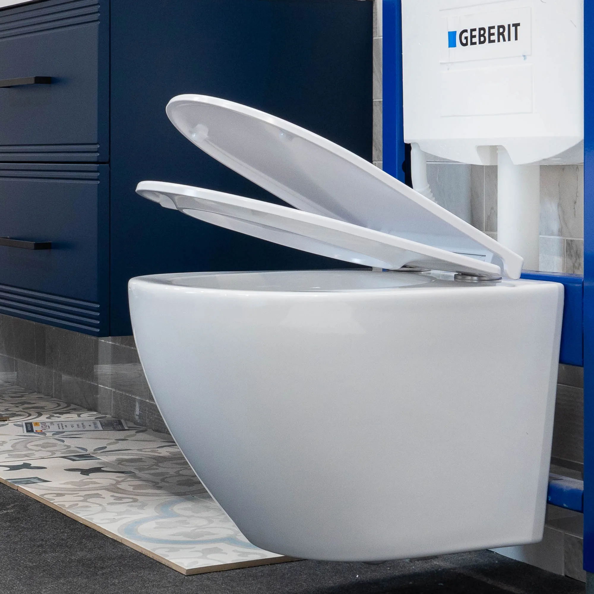 Granlusso Sorrento Rimless Tornado Flush Wall Hung WC Pan with Soft Close Quick Release Seat