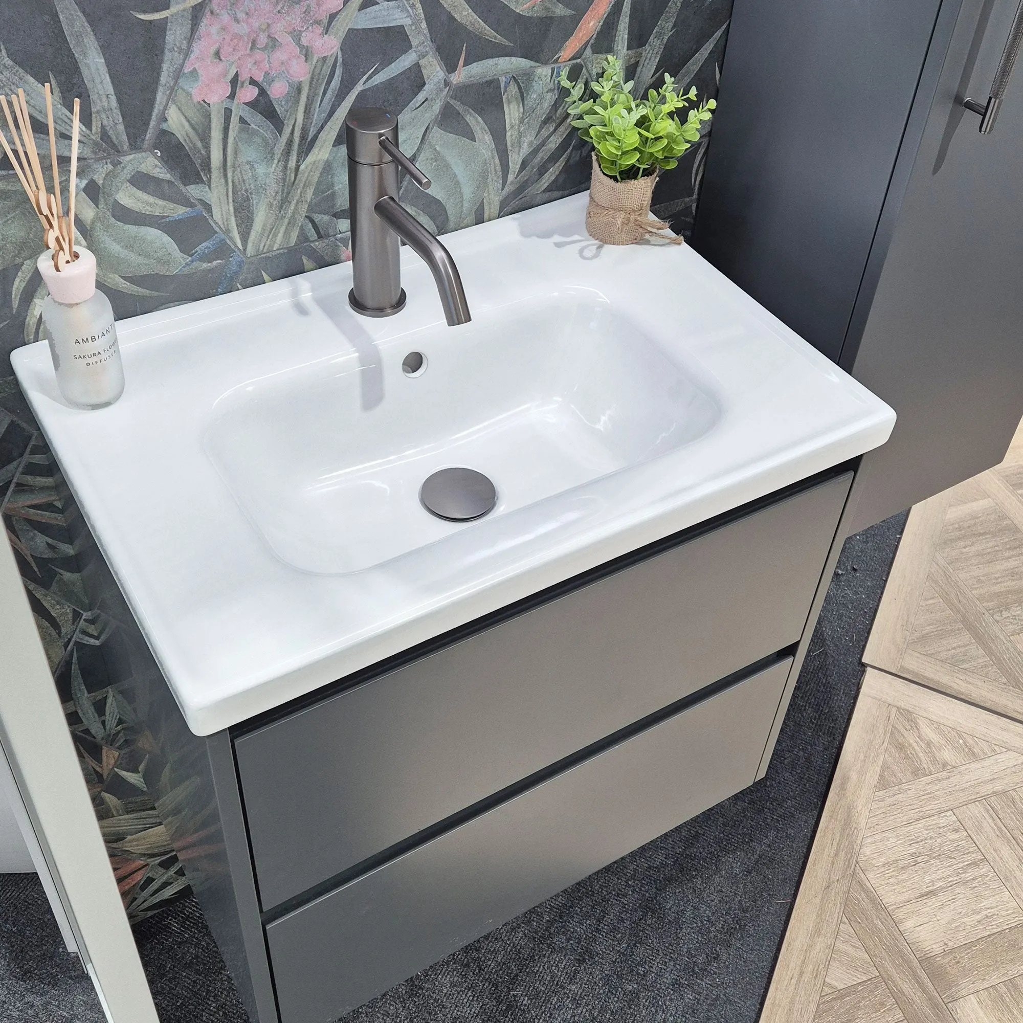 Granlusso Sorrento Short Projection Wall Mounted Vanity Unit with Basin