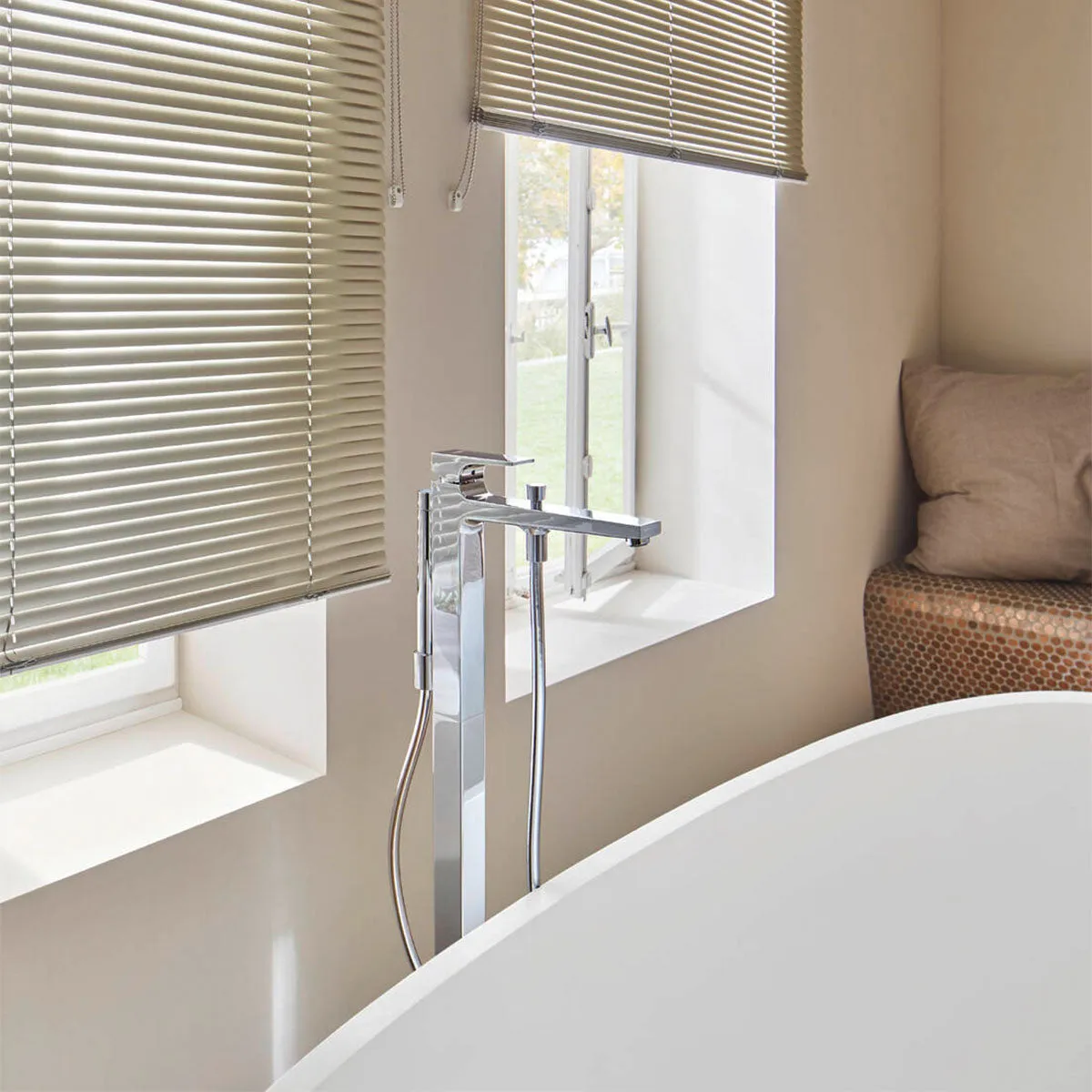Hansgrohe Metropol Floorstanding Bath Shower Mixer With Handset