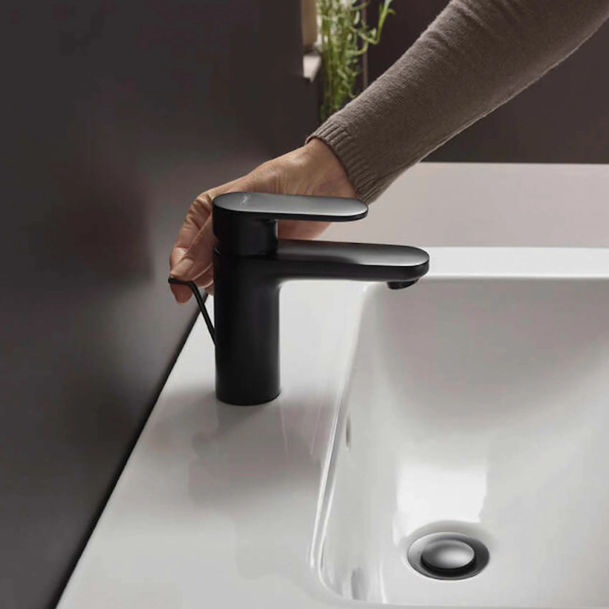 Hansgrohe Vernis Blend 70 Basin Mixer Tap With Pop-Up Waste - Matt Black