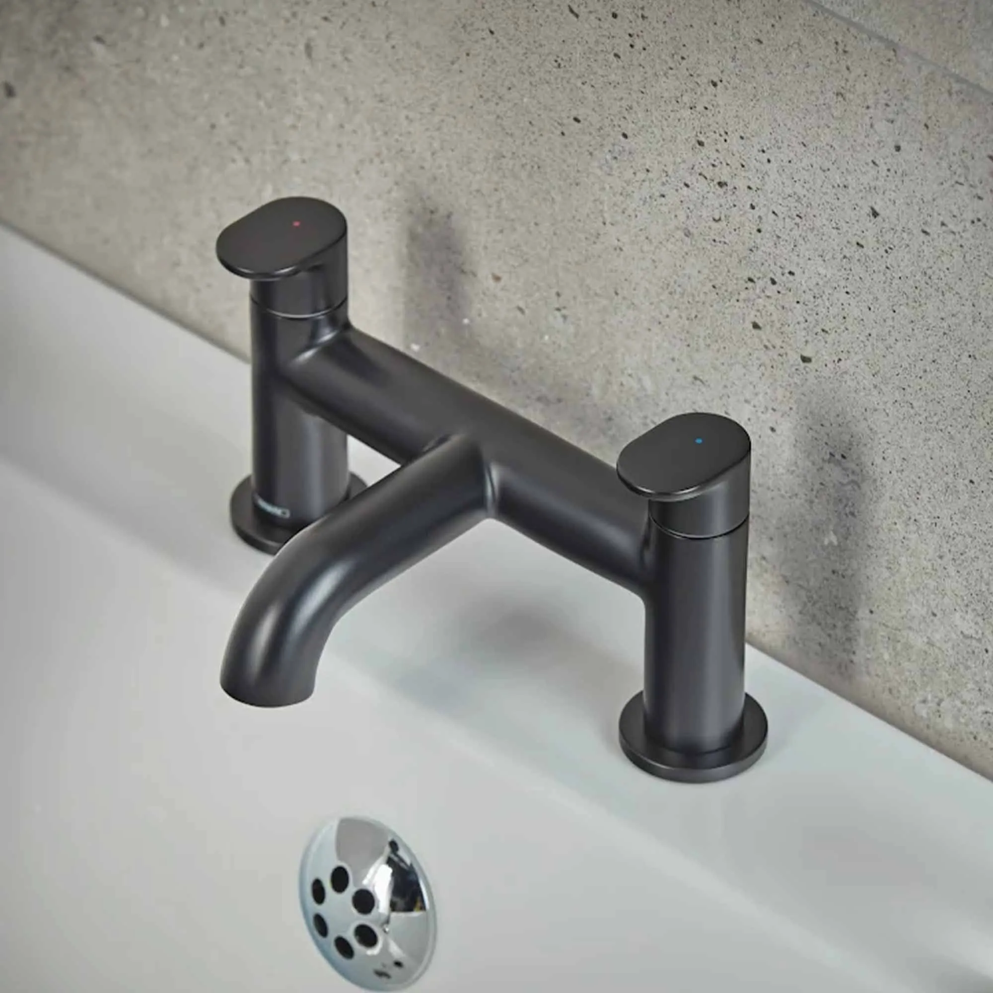 Hansgrohe Vernis Blend Deck Mounted Bath Filler - Matt Black