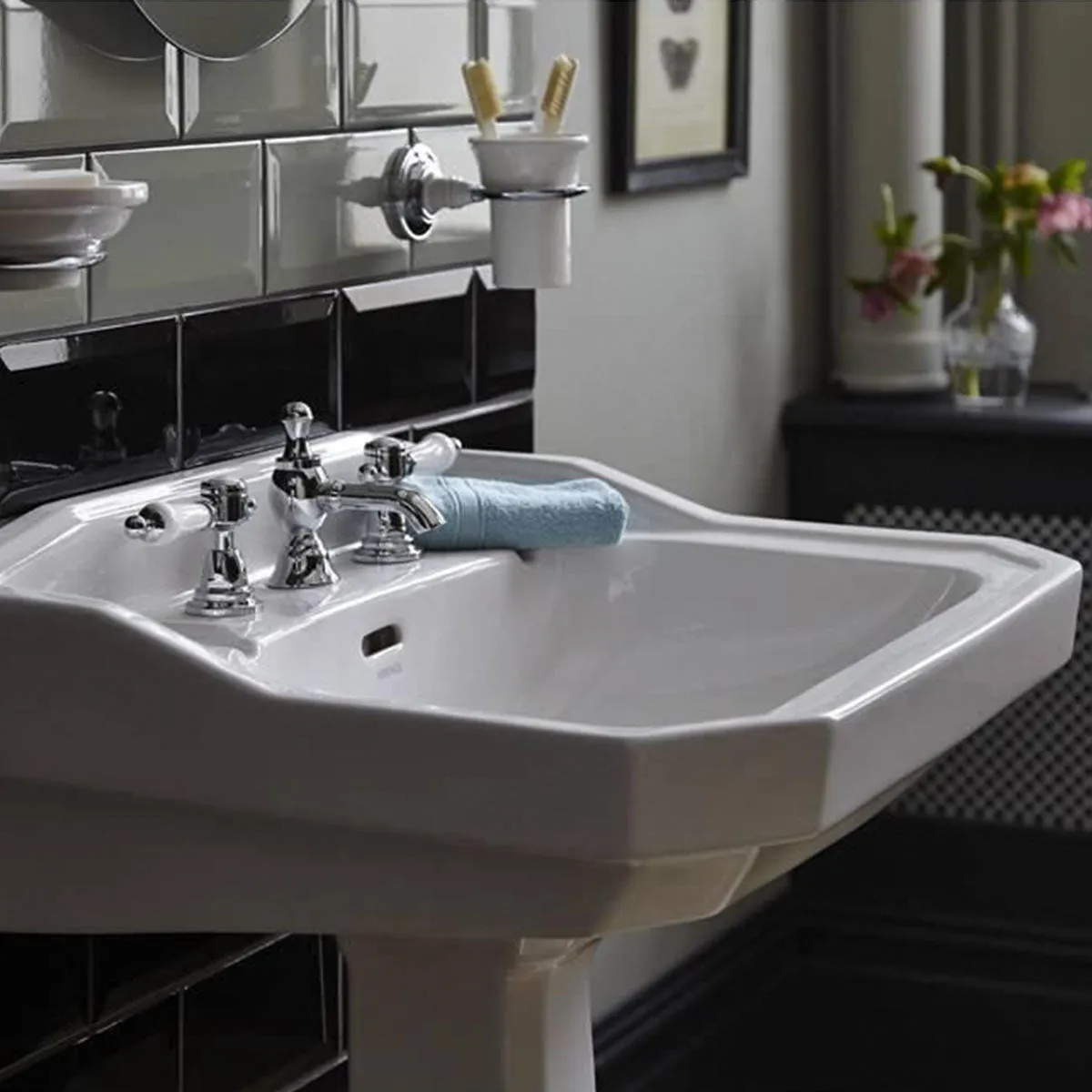 Heritage Granley 610 Rectangular Basin With Standard Pedestal