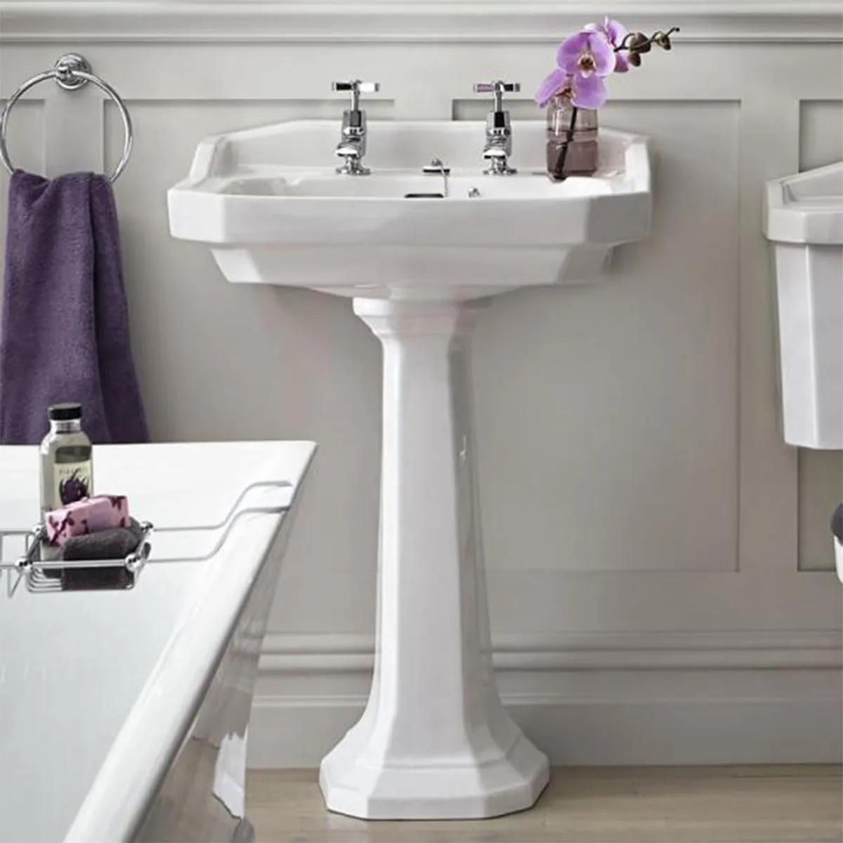 Heritage Granley 610 Rectangular Basin With Standard Pedestal