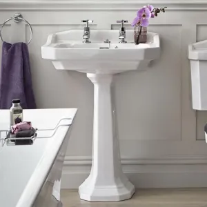 Heritage Granley 610 Rectangular Basin With Standard Pedestal