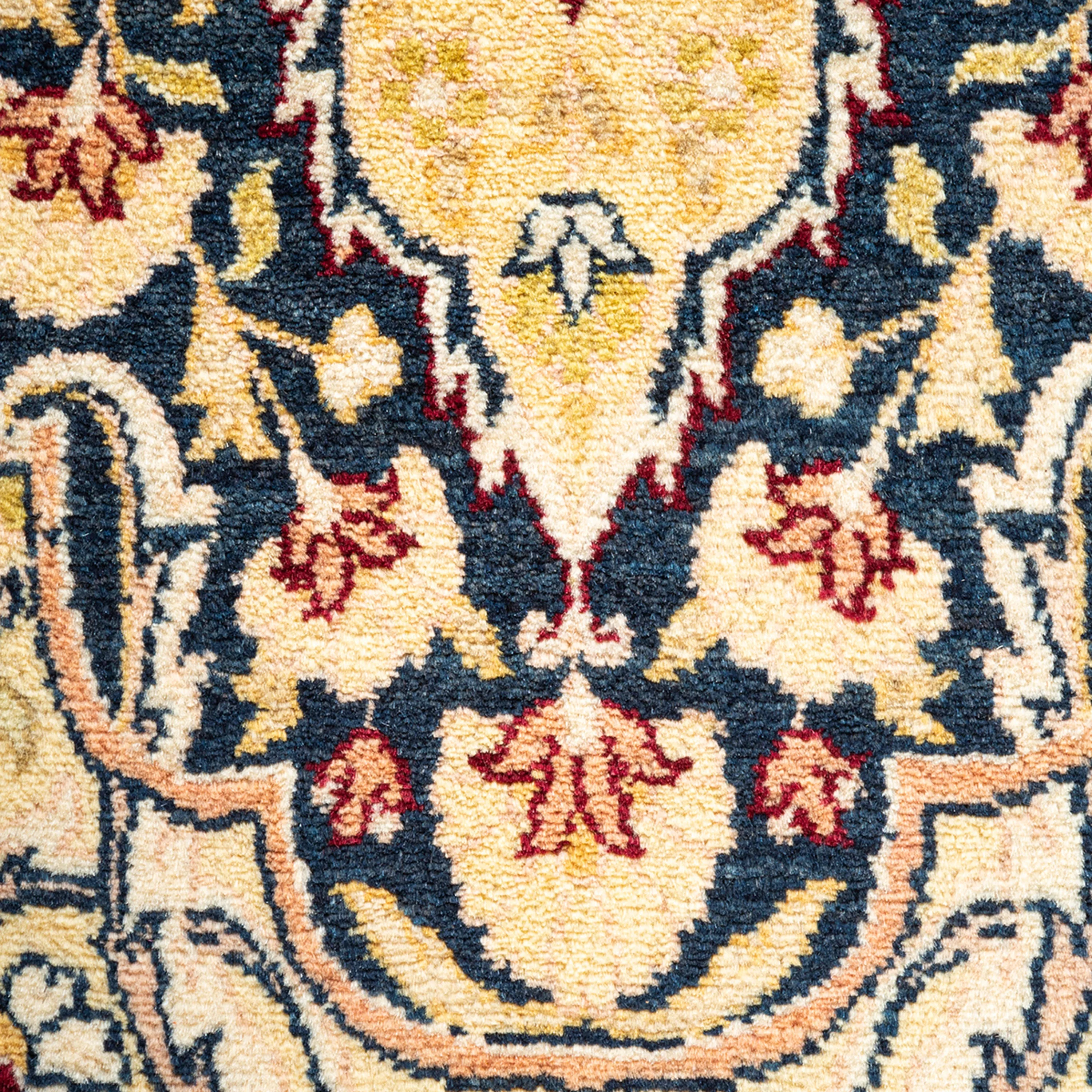 Ivory Traditional Wool Rug - 8'1" x 10'9"
