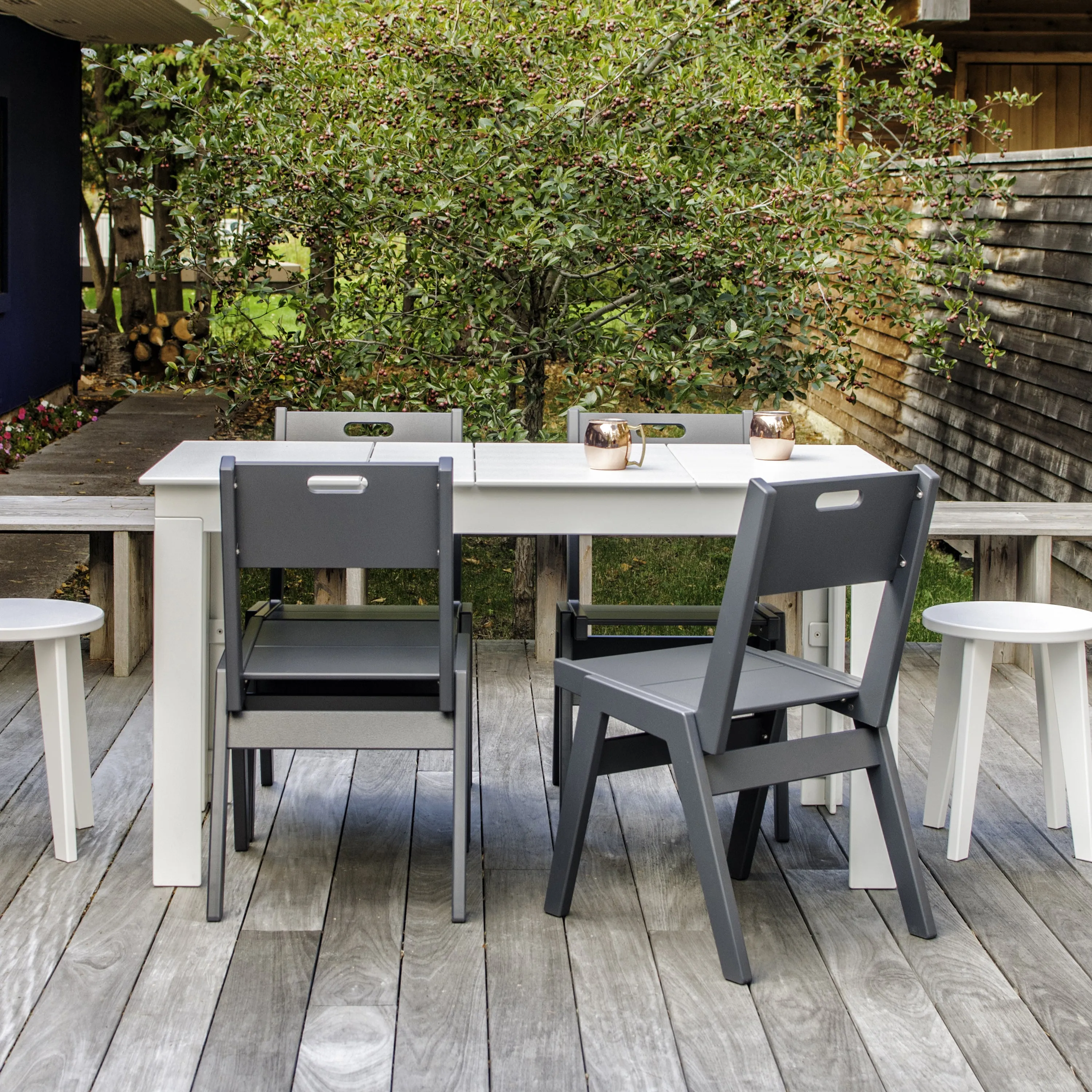 Lollygagger Picnic Table
