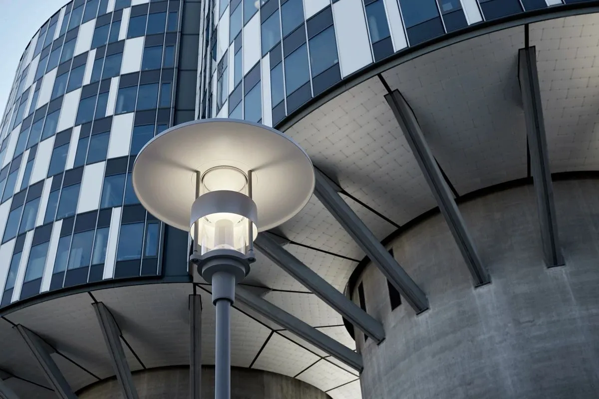 Louis Poulsen Albertslund Maxi Post Class Ii 4939 Lumens, Aluminium