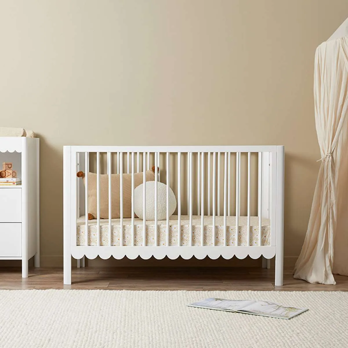 Maisie Scalloped Cot - White Mocka