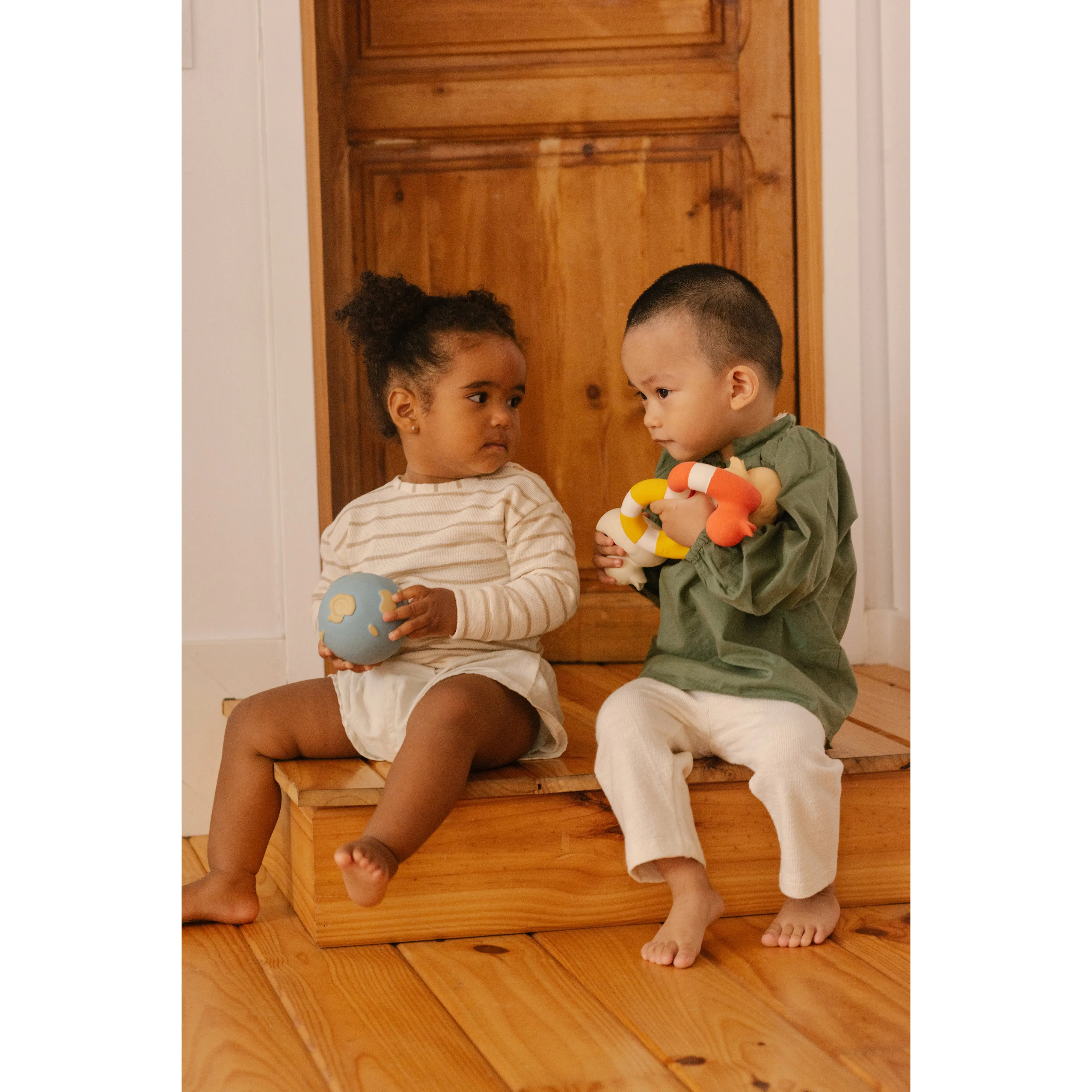 Oli & Carol Earthy The World Ball Teether