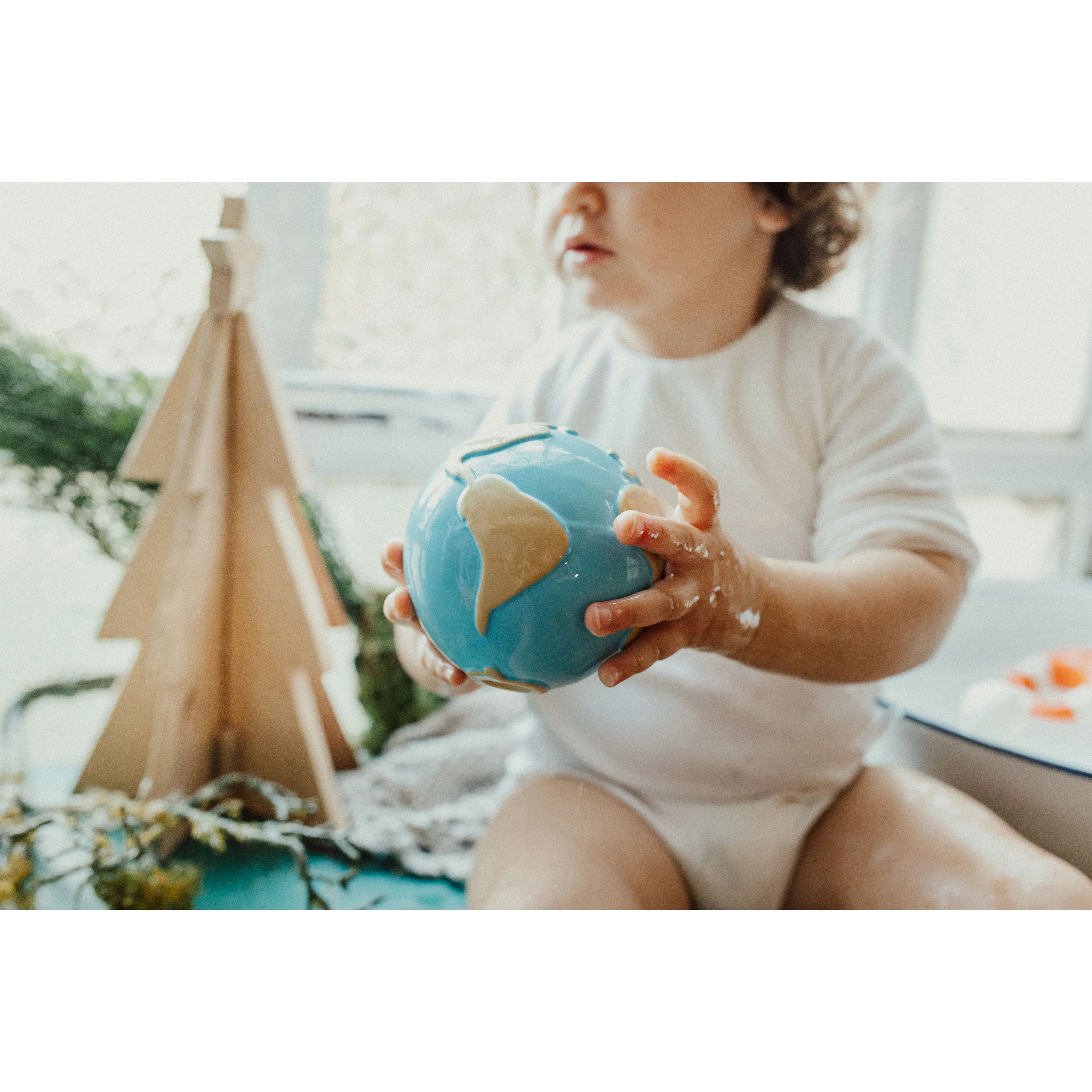 Oli & Carol Earthy The World Ball Teether