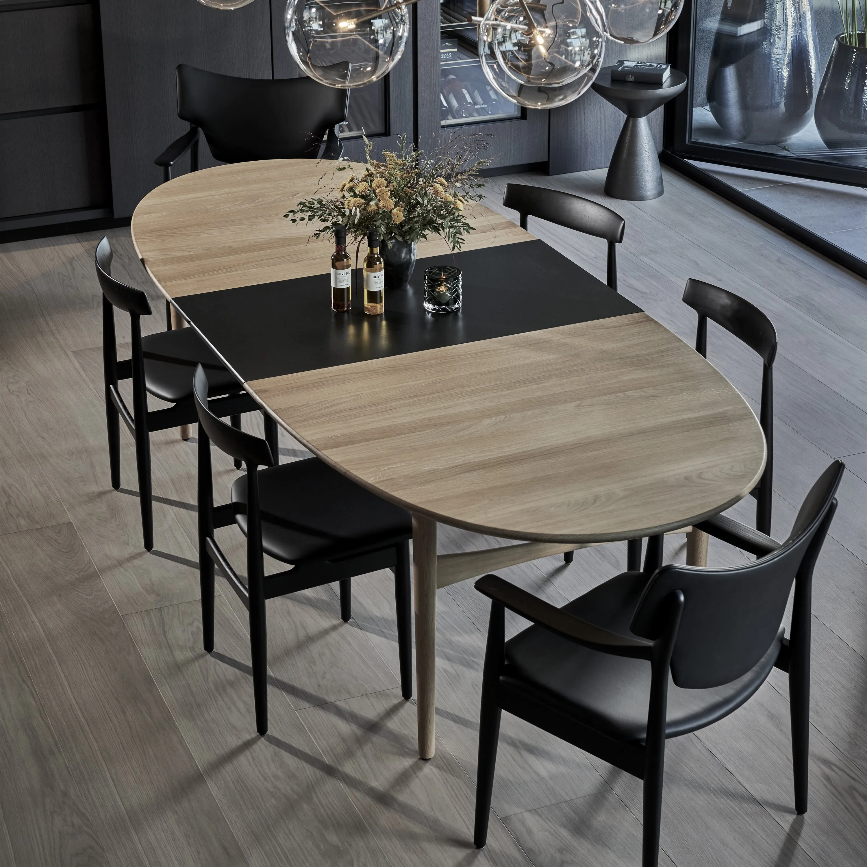 Oya Extendable Dining Table