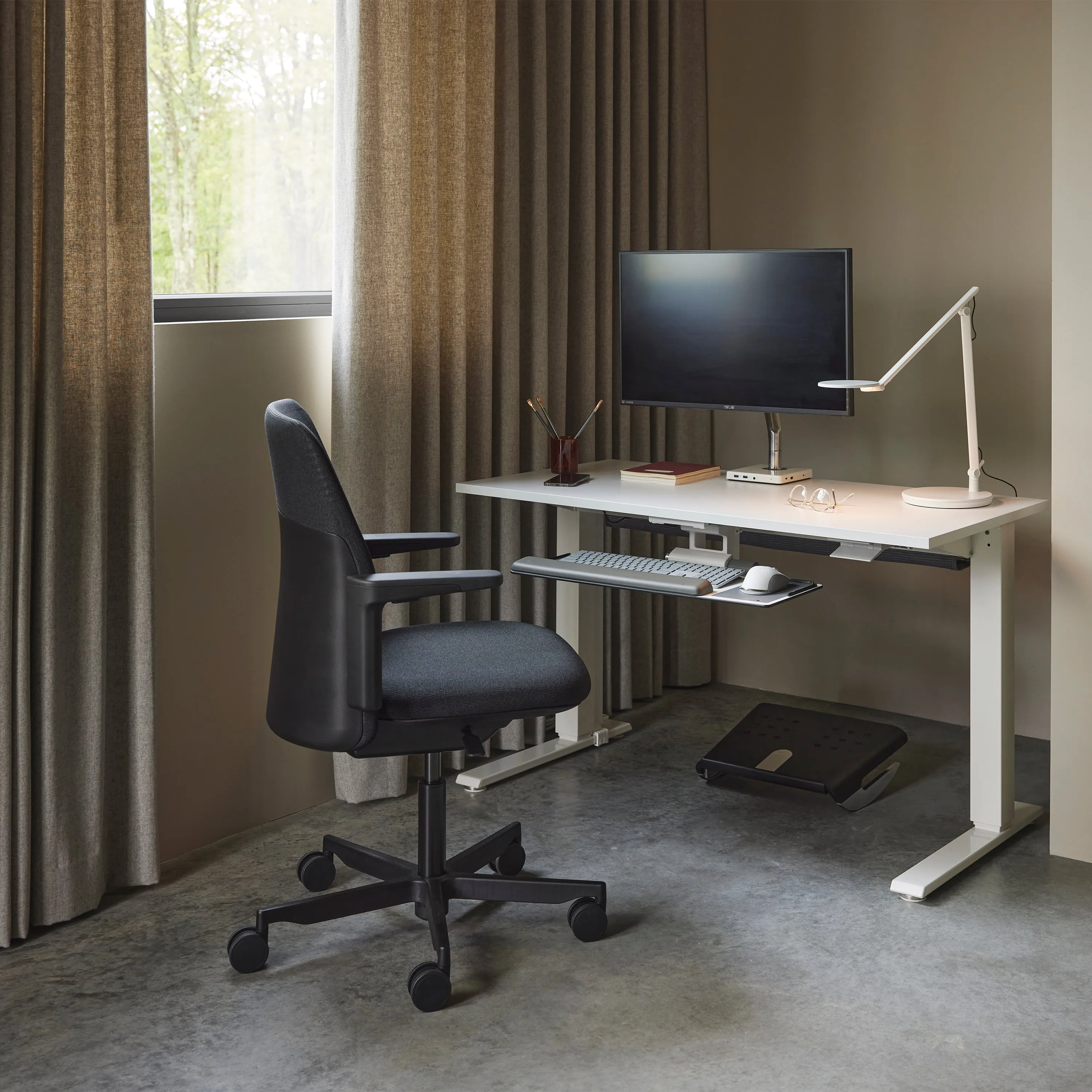 Path Task Chair