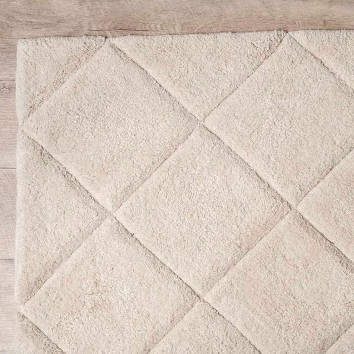 Rea Diamond Floor Rug - Large - Cream Mocka