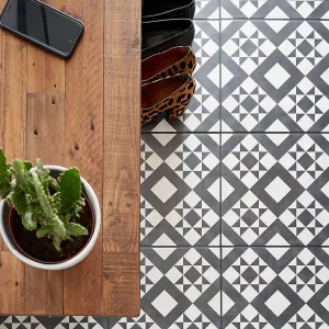 Retro Monochrome Patterned Porcelain Tile 45x45cm Matt
