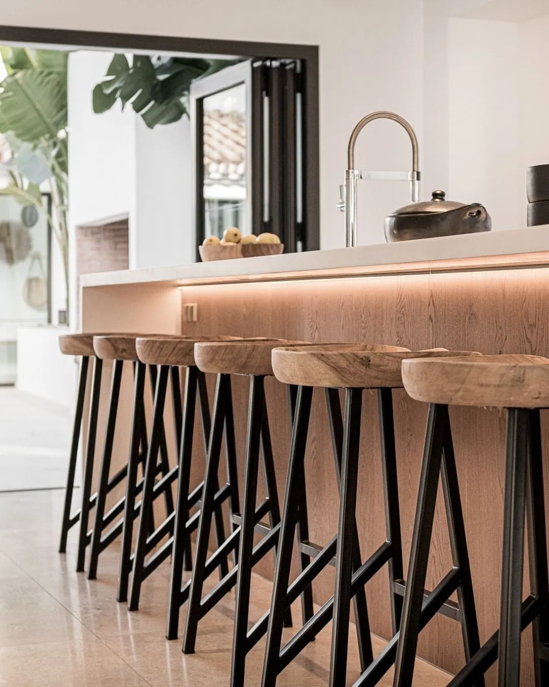 Suar Bar Stool | 40x36x76cm Zoco Home