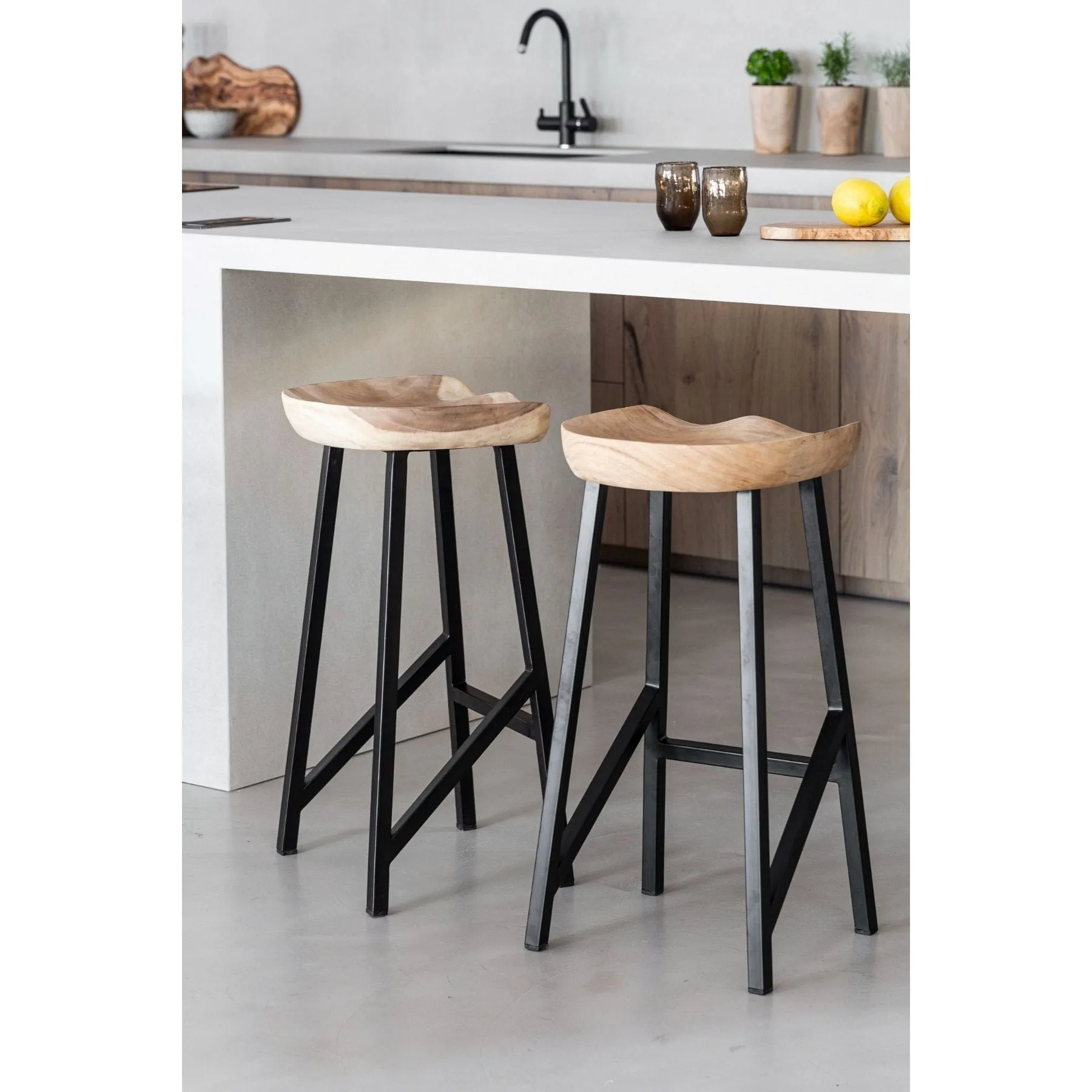 Suar Bar Stool | 40x36x76cm Zoco Home
