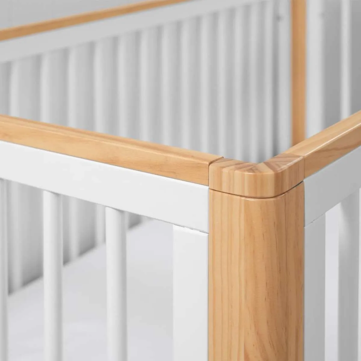Tahoe Cot - White/Natural Mocka